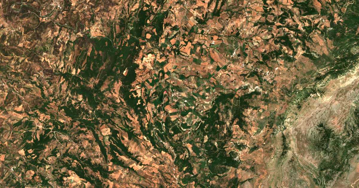 Hartă satelitară: Karpéta