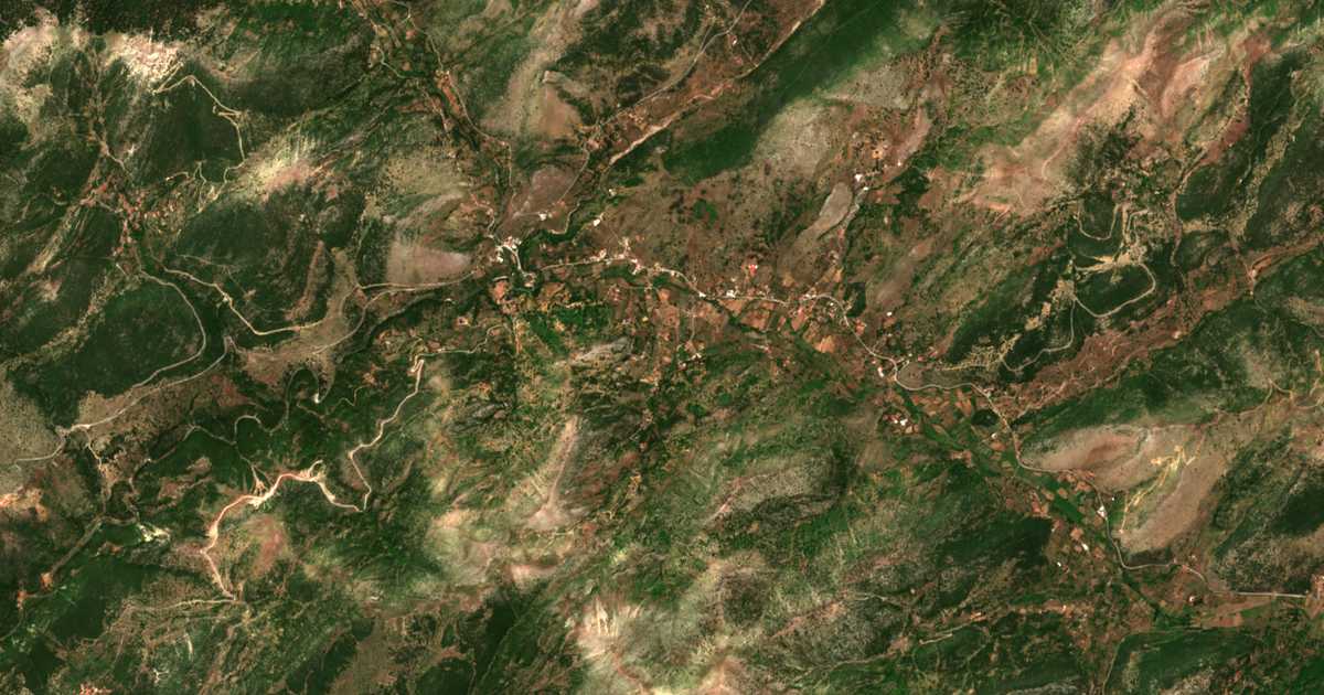 Hartă satelitară: Áno Tripótama
