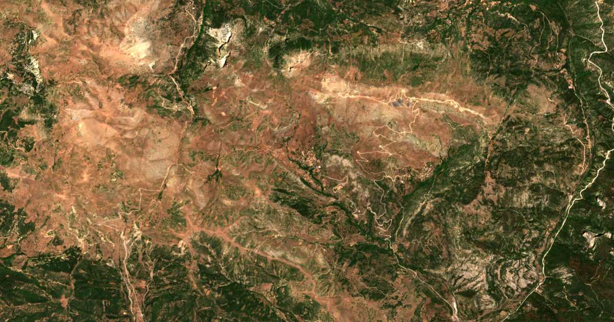 Hartă satelitară: Kerpiní