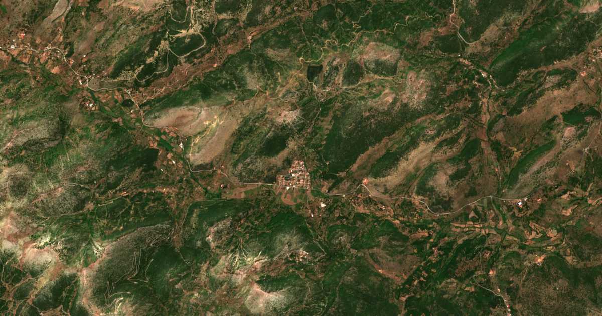 Hartă satelitară: Palaiós Páos