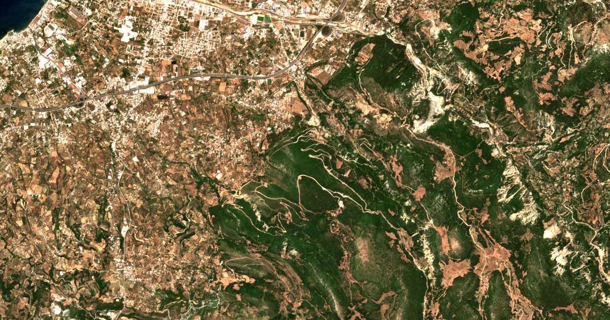 Hartă satelitară: Ágios Konstantínos