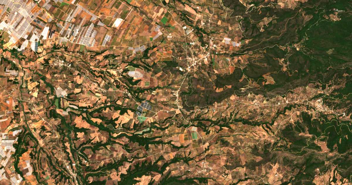 Hartă satelitară: Ágios Konstantínos
