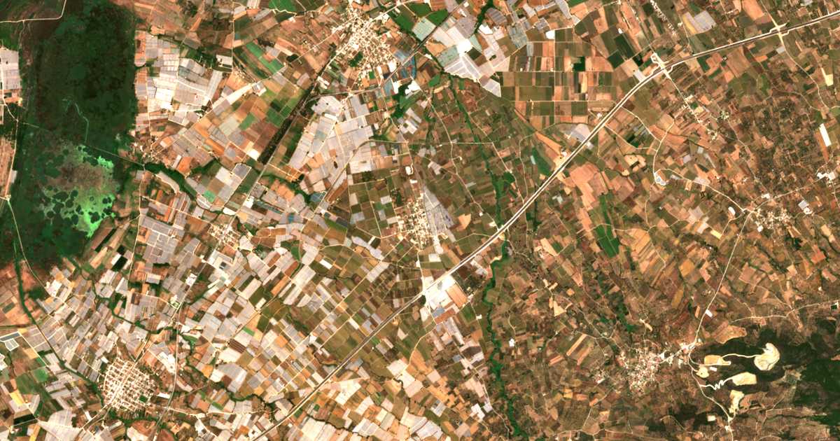 Hartă satelitară: Apideona