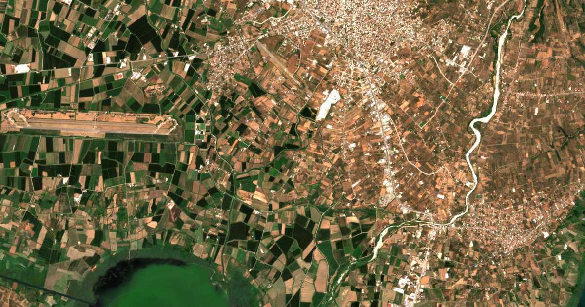 Hartă satelitară: Boúzion