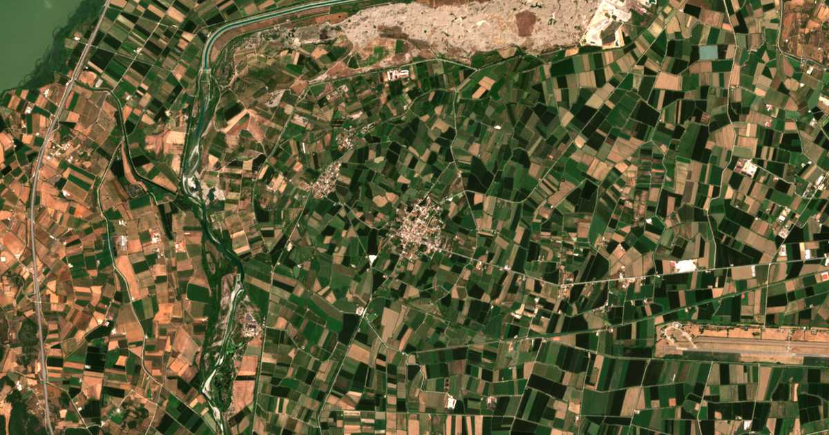 Hartă satelitară: Kalývia