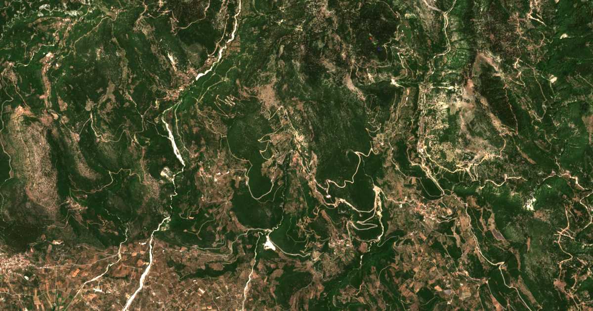 Hartă satelitară: Krýon Nerón