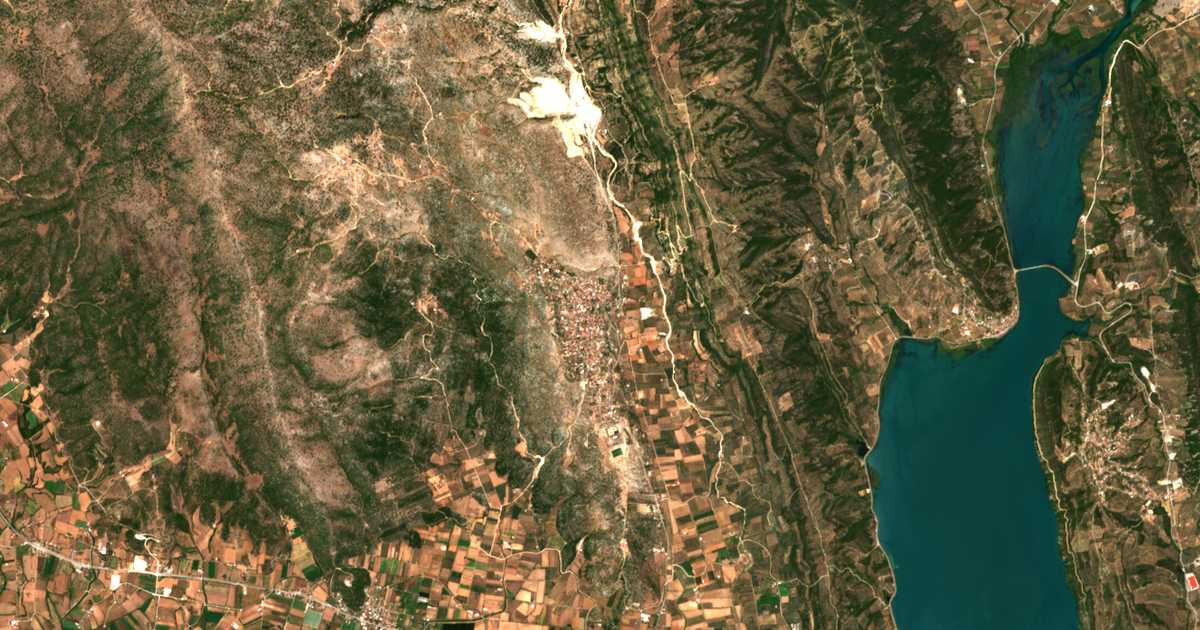 Hartă satelitară: Lepenoú