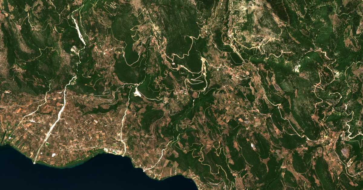 Hartă satelitară: Nerománna