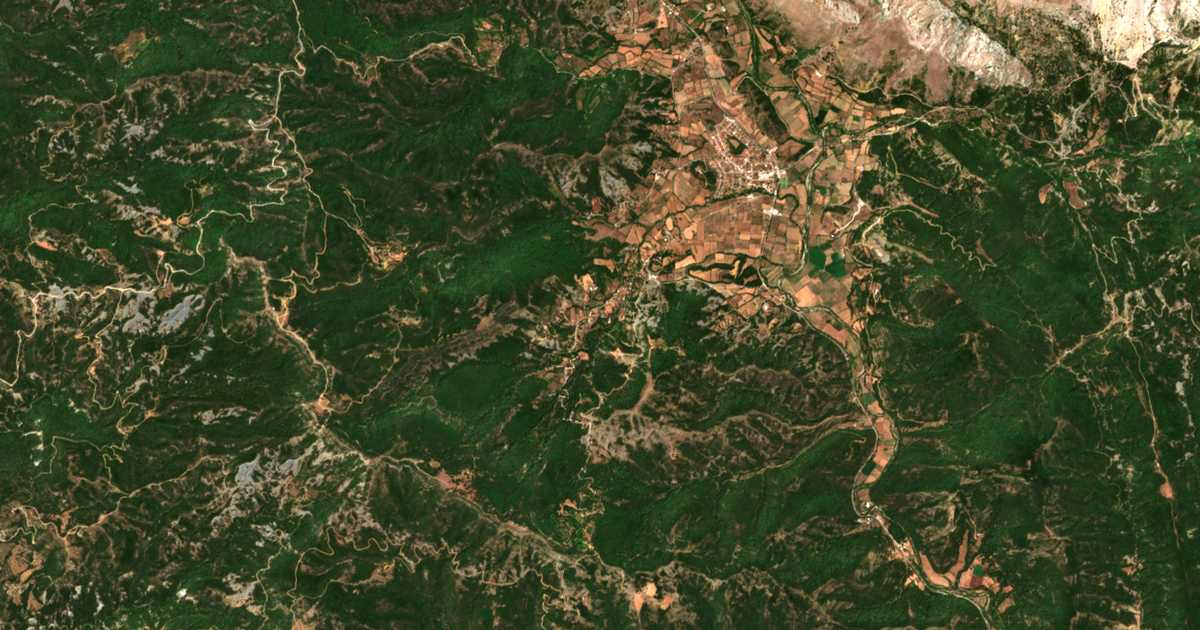Hartă satelitară: Ágioi Theódoroi