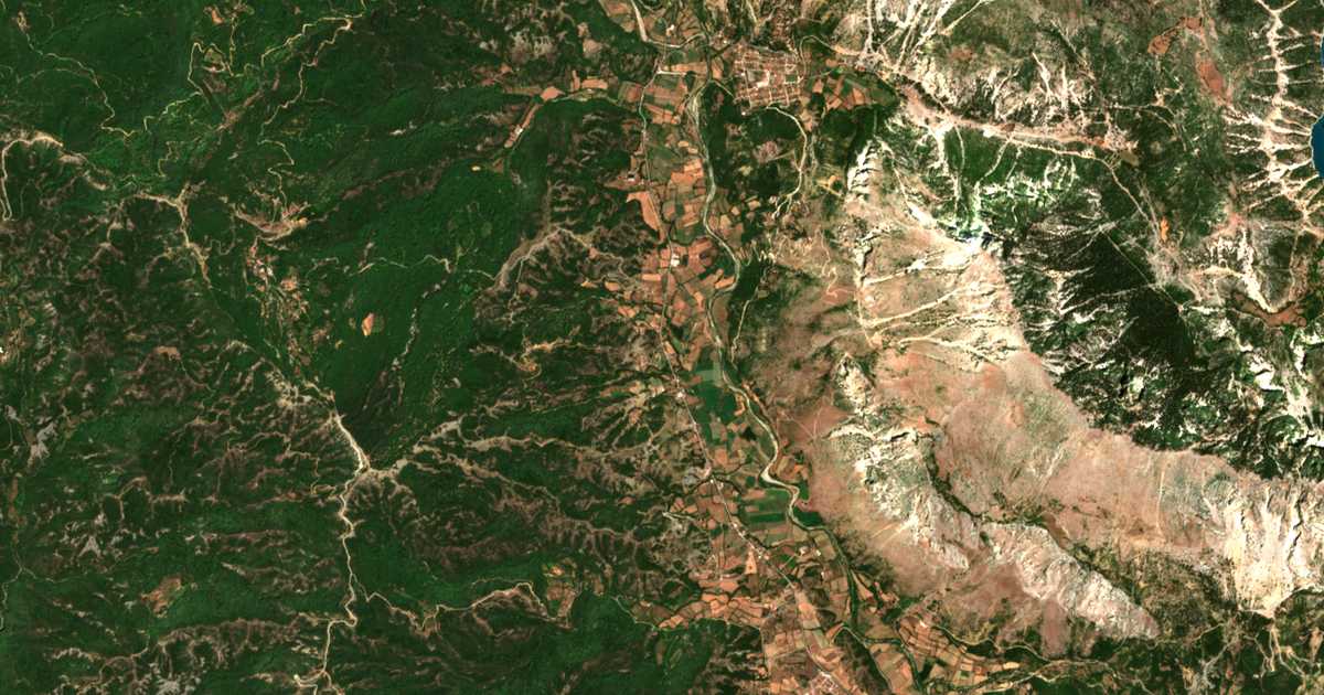 Hartă satelitară: Potamiá