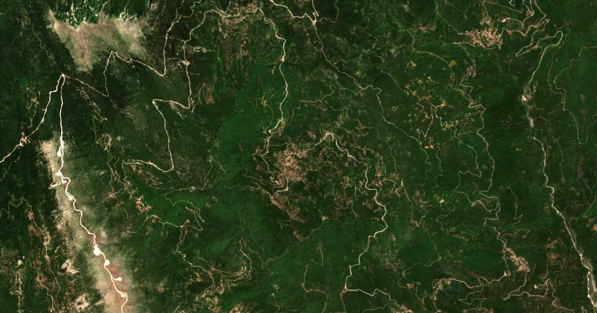 Hartă satelitară: Aspriá