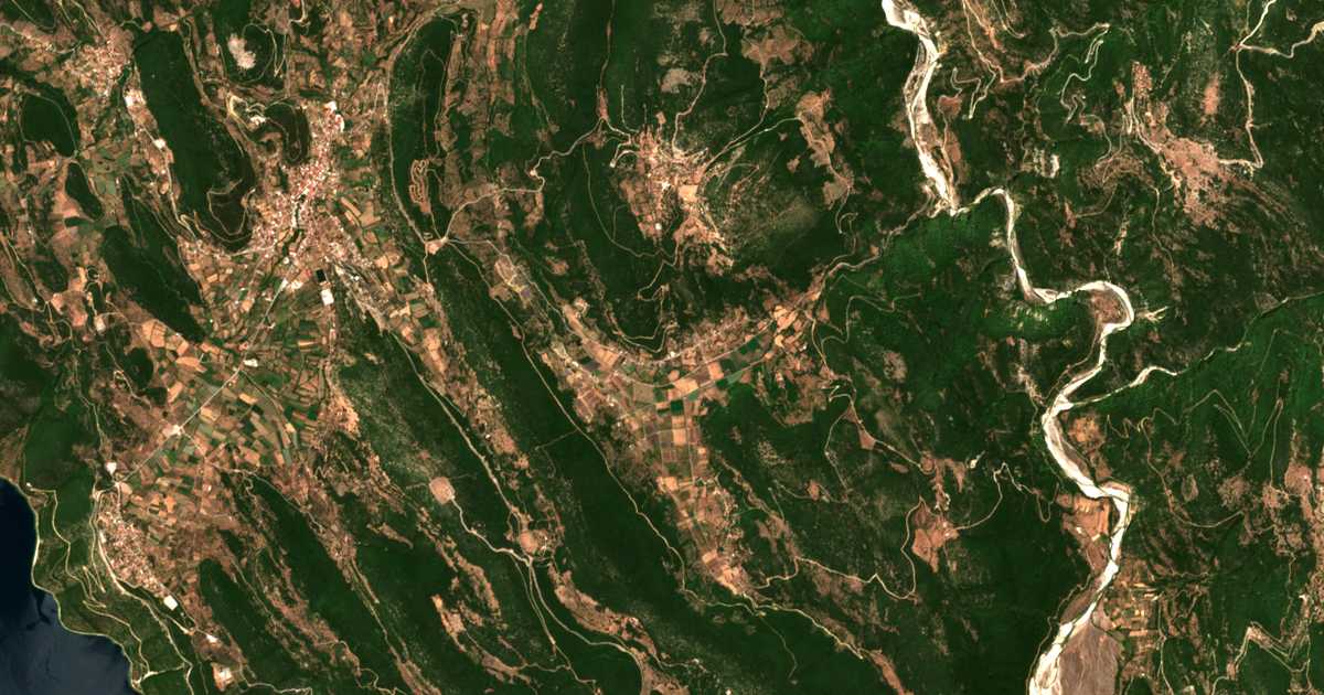 Hartă satelitară: Káto Chrysovítsa