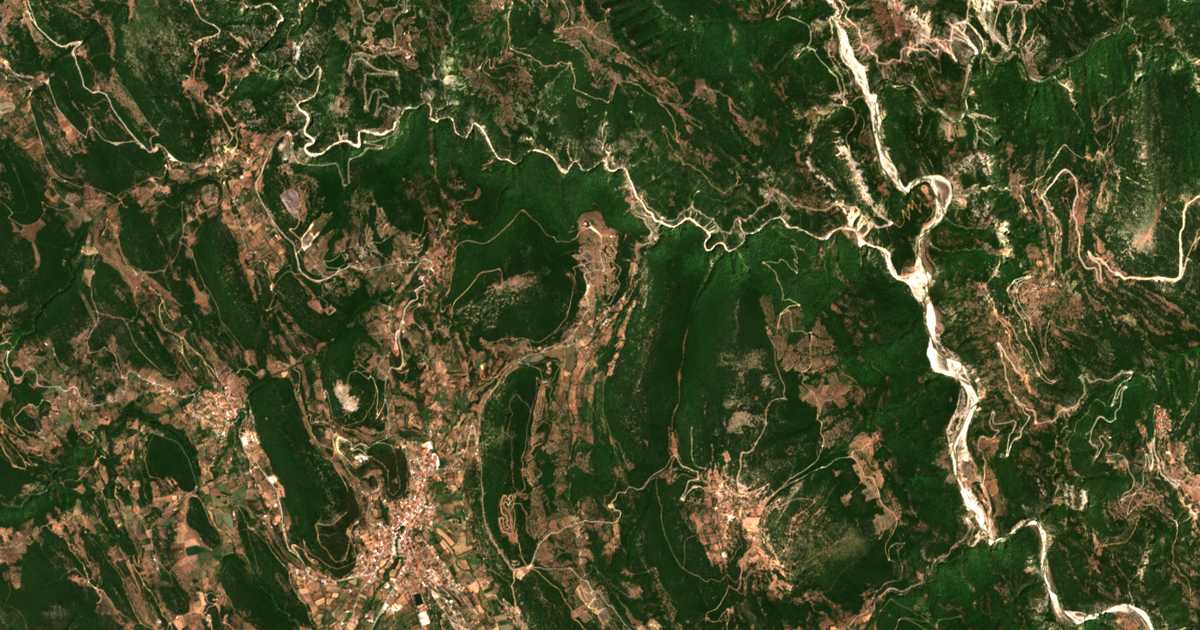 Hartă satelitară: Mándra
