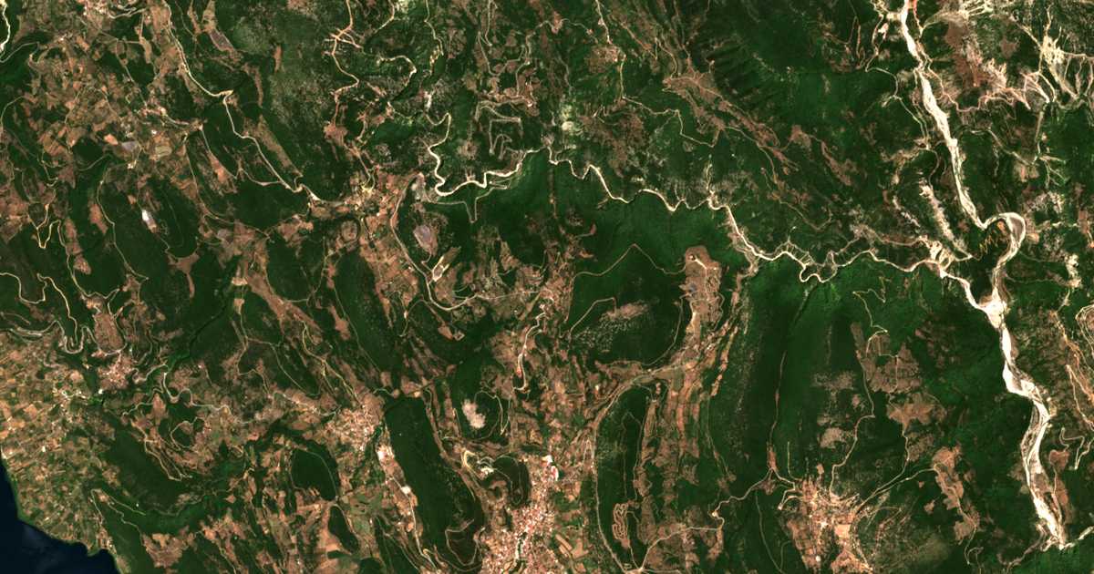 Hartă satelitară: Mégas Déndros