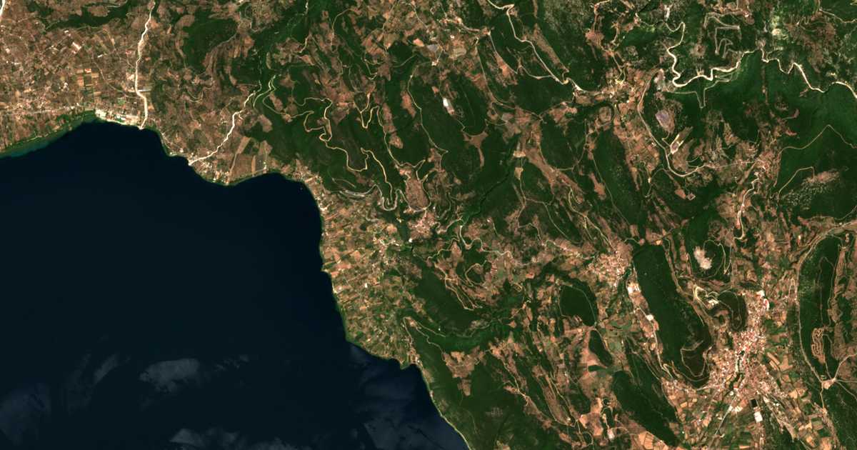 Hartă satelitară: Myrtiá