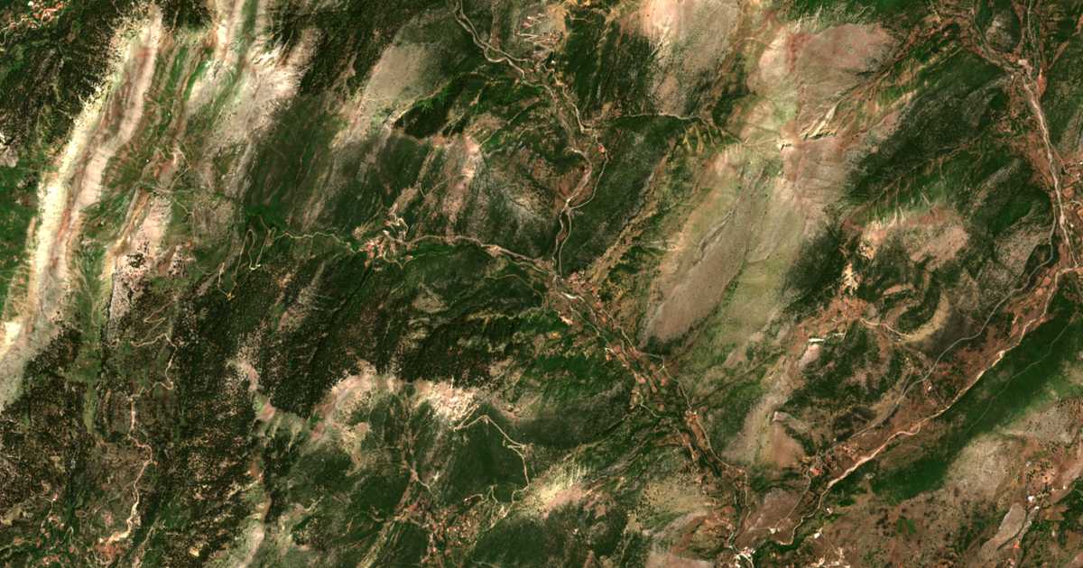 Hartă satelitară: Kalývia Astrá