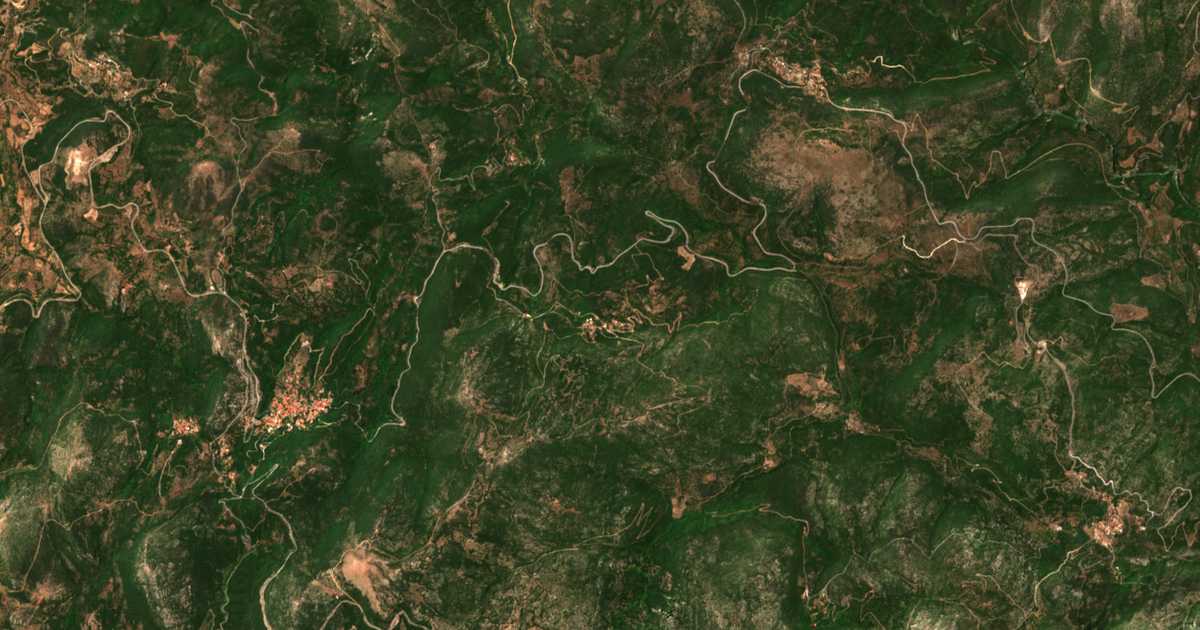 Hartă satelitară: Róvia
