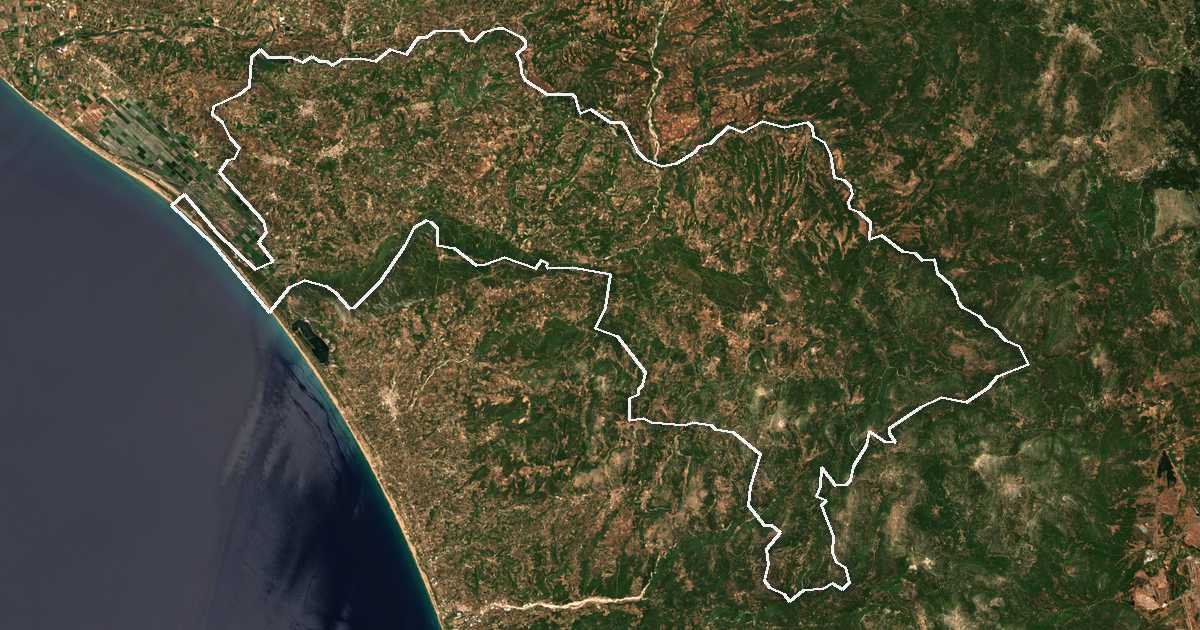 Imagine din satelit cu limita trasată: Dímos Andrítsainas - Kresténon