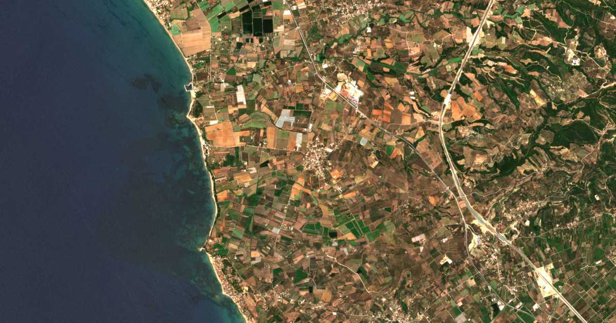 Hartă satelitară: Douneika