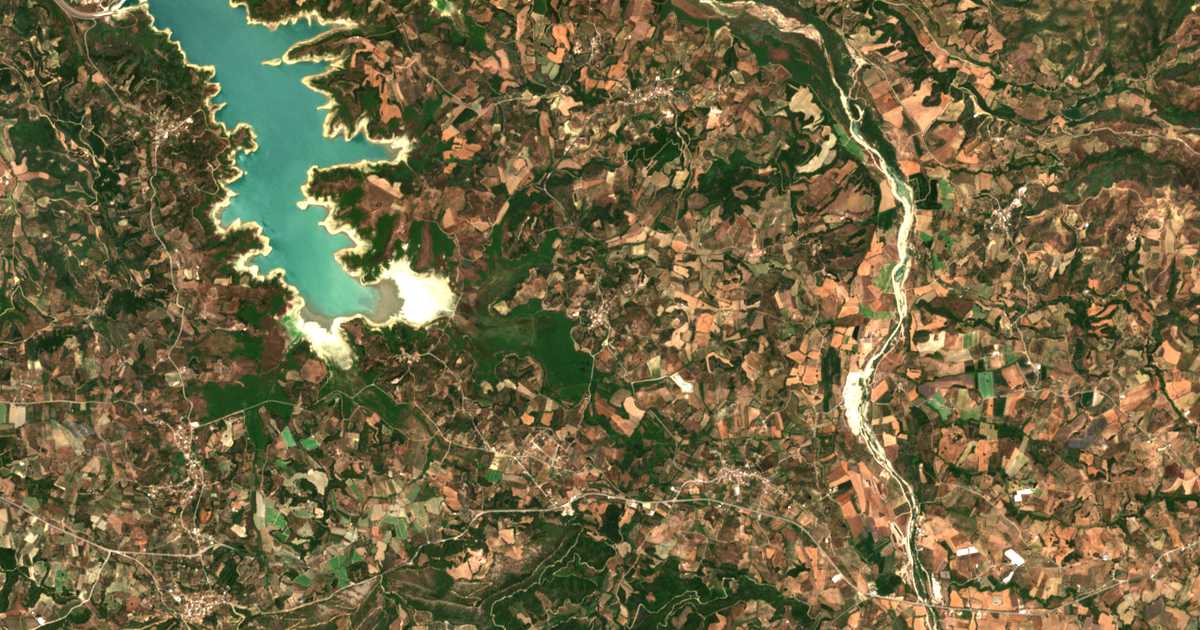 Hartă satelitară: Kampos