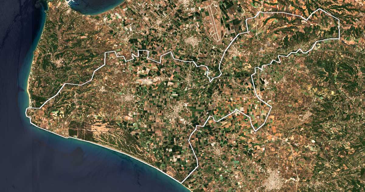 Imagine din satelit cu limita trasată: Dímos Pineioú
