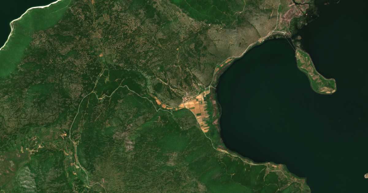 Hartă satelitară: Pýli