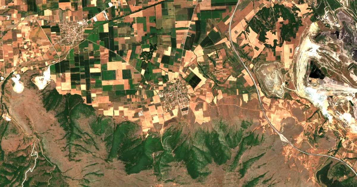 Hartă satelitară: Asvestópetra